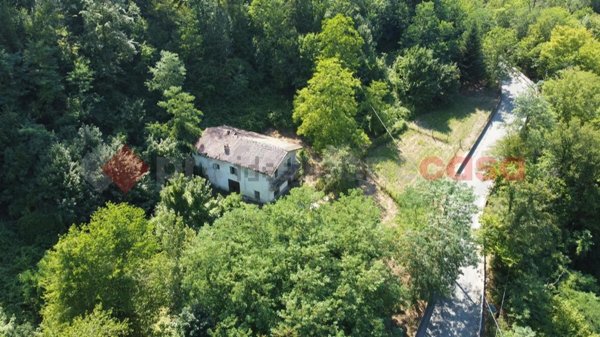 casa indipendente in vendita a Gallicano