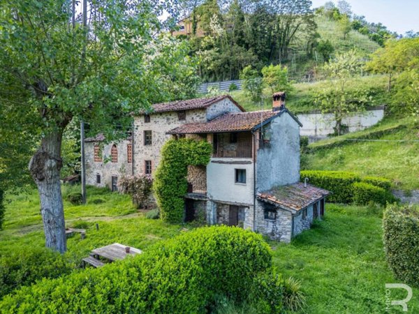 casa indipendente in vendita a Gallicano