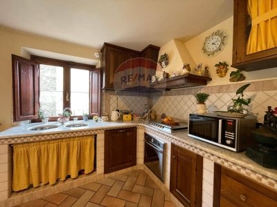 casa indipendente in vendita a Gallicano