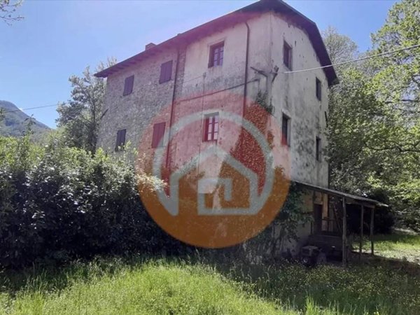 casa indipendente in vendita a Gallicano