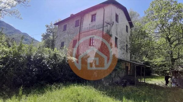 casa indipendente in vendita a Gallicano