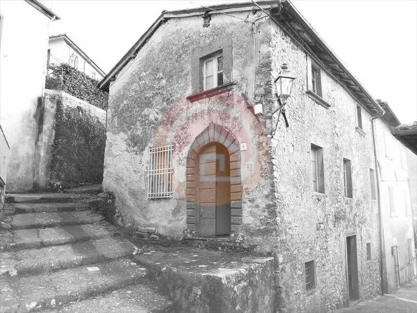 casa indipendente in vendita a Gallicano