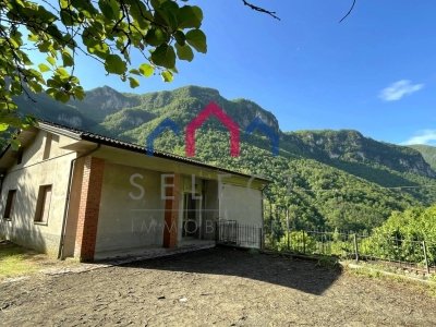casa indipendente in vendita a Gallicano