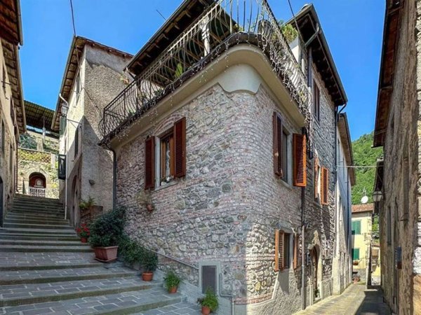 casa indipendente in vendita a Gallicano