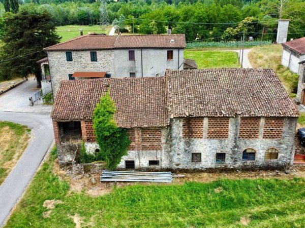 casa indipendente in vendita a Gallicano