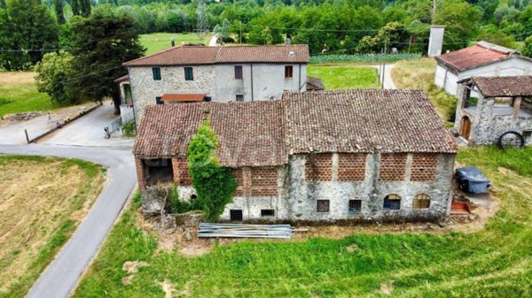 casa indipendente in vendita a Gallicano
