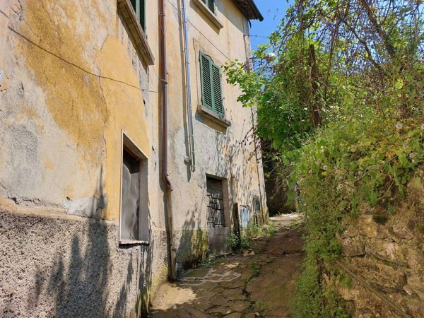 casa indipendente in vendita a Gallicano