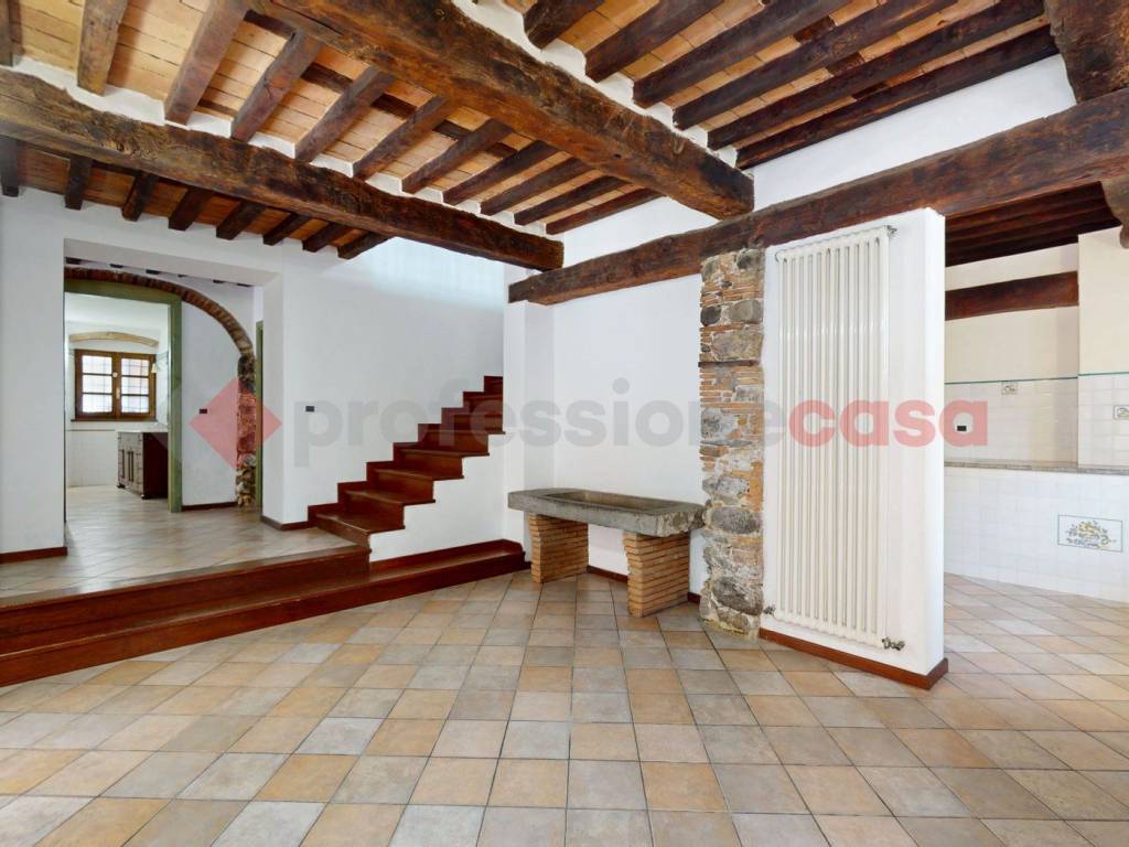 casa indipendente in vendita a Gallicano