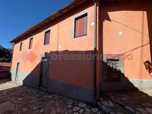 casa indipendente in vendita a Gallicano