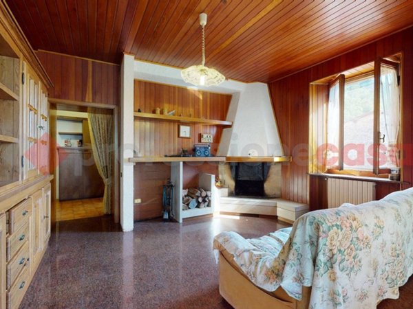 casa indipendente in vendita a Gallicano