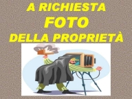 locale commerciale in vendita a Gallicano