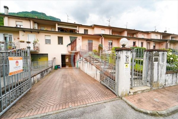 casa indipendente in vendita a Gallicano