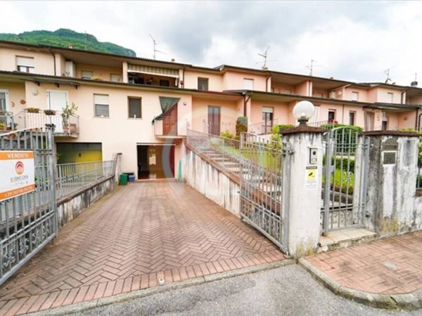 casa indipendente in vendita a Gallicano