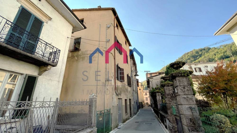 casa indipendente in vendita a Gallicano