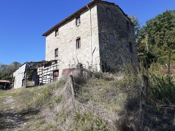 casa indipendente in vendita a Gallicano