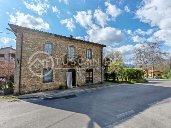 casa indipendente in vendita a Gallicano