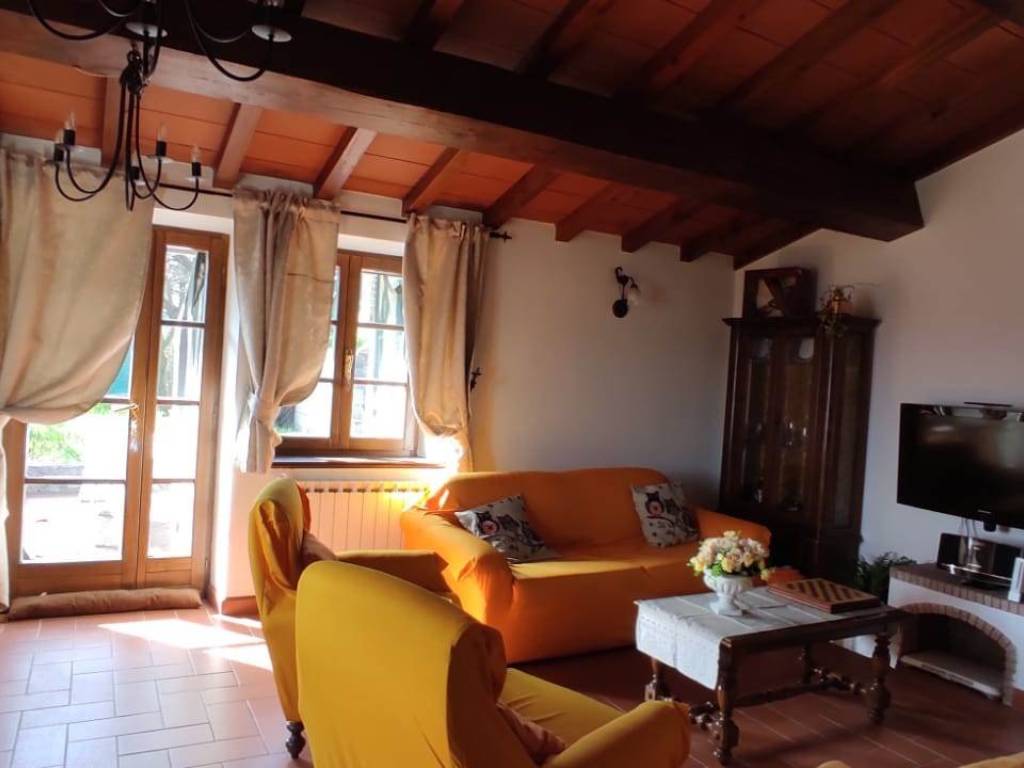 casa indipendente in vendita a Gallicano