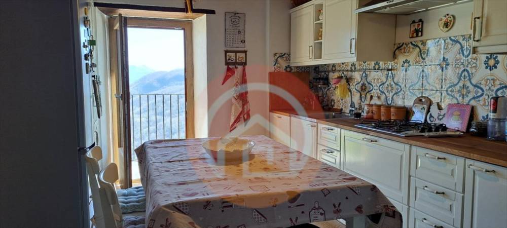 casa indipendente in vendita a Gallicano