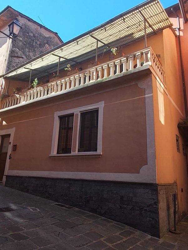 casa indipendente in vendita a Gallicano