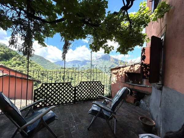 casa indipendente in vendita a Gallicano