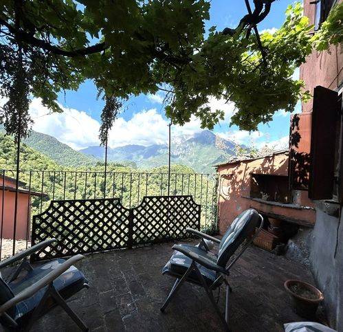 casa indipendente in vendita a Gallicano