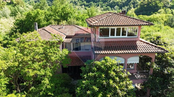 casa indipendente in vendita a Gallicano