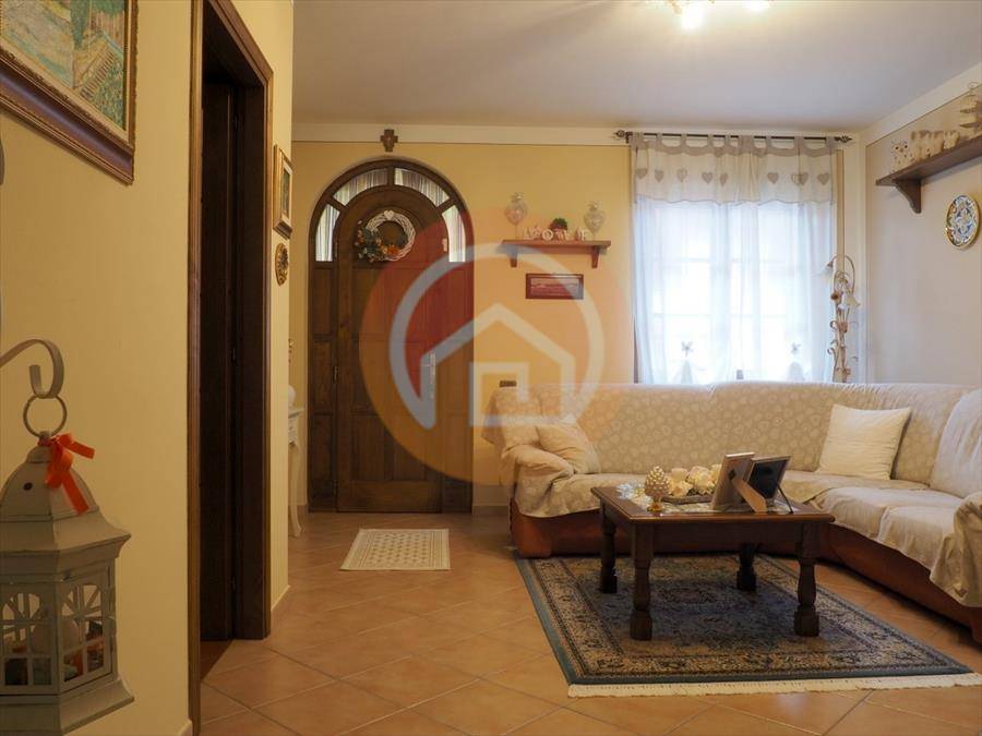 casa indipendente in vendita a Gallicano