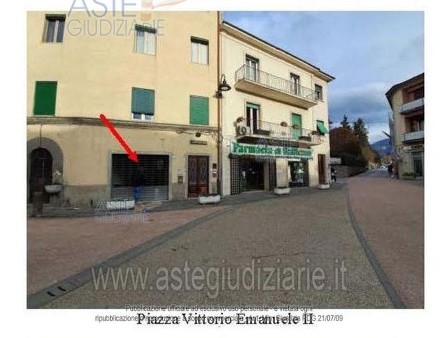 locale commerciale in vendita a Gallicano