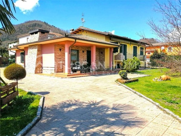 casa indipendente in vendita a Gallicano