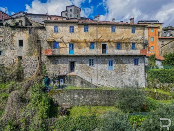 casa indipendente in vendita a Gallicano