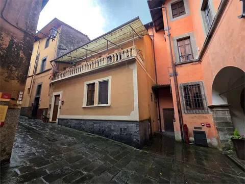 casa indipendente in vendita a Gallicano
