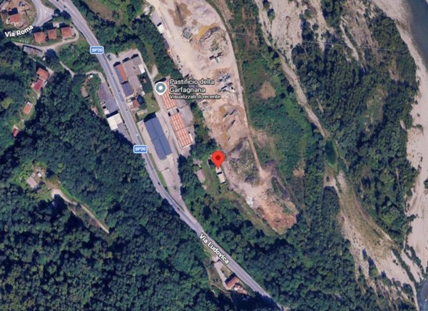 locale di sgombero in vendita a Gallicano