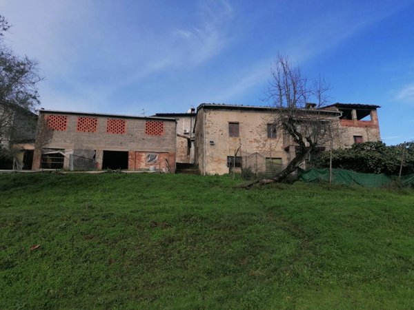 casale in vendita a Gallicano