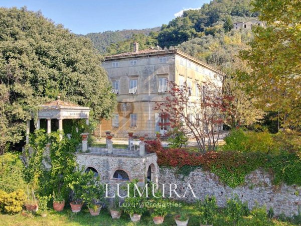 casa indipendente in vendita a Lucca in zona Ponte a Moriano