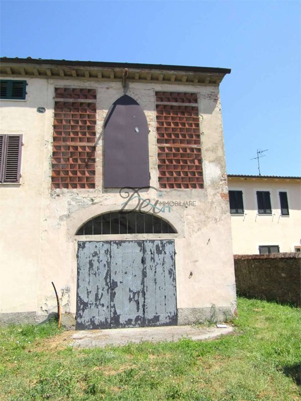 ufficio in vendita a Lucca in zona San Pietro a Vico