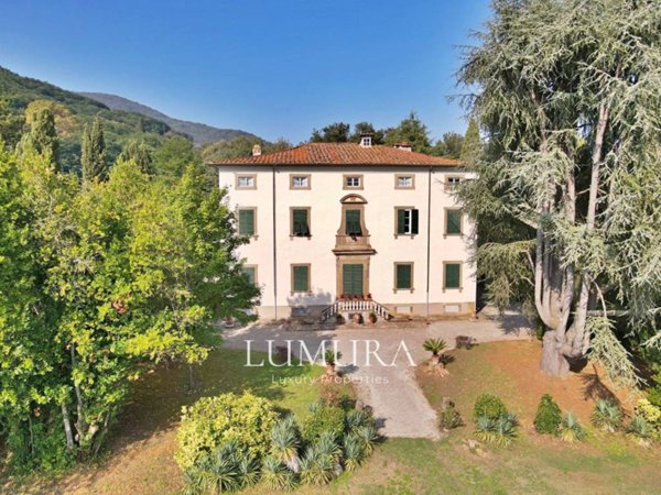 villa in vendita a Lucca in zona Pontetetto