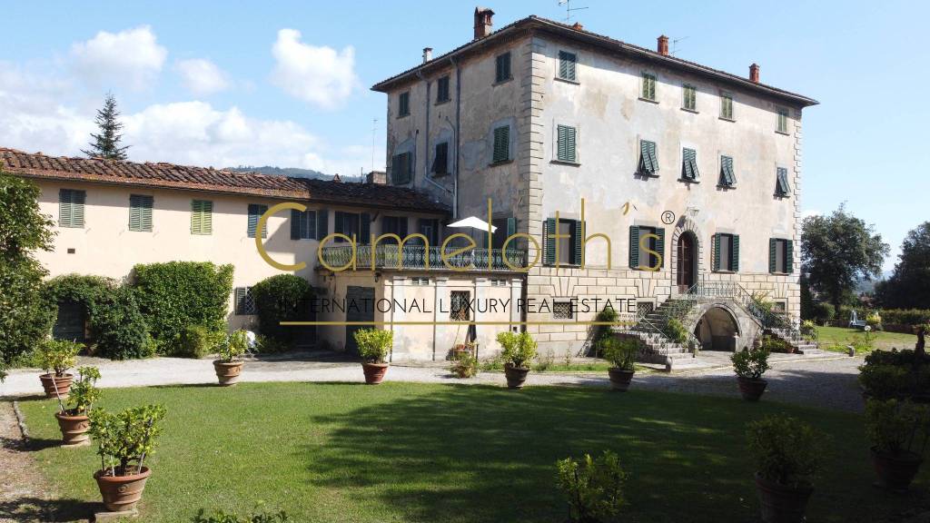 casa indipendente in vendita a Lucca in zona zona Arancio