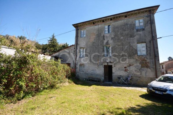 casa indipendente in vendita a Lucca in zona Mutigliano