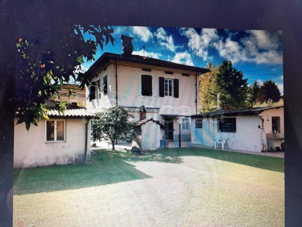 casa indipendente in vendita a Lucca in zona zona Antraccoli