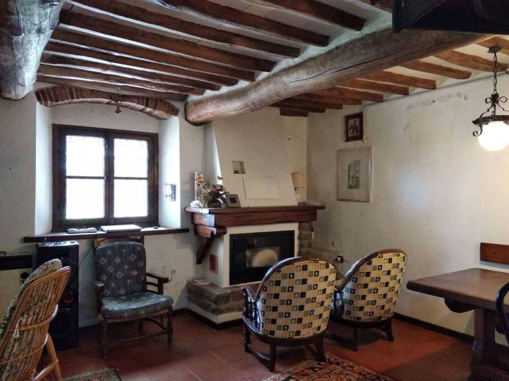 casa indipendente in vendita a Lucca in zona Monte San Quirico