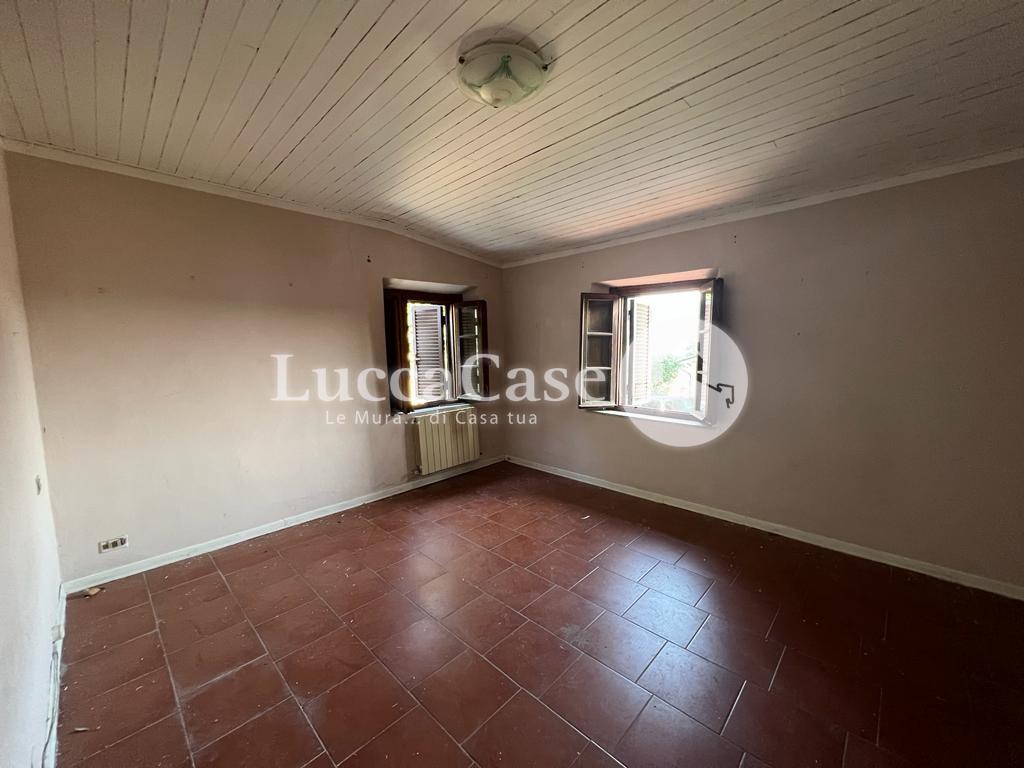 casa indipendente in vendita a Lucca
