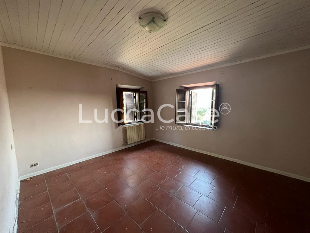 casa indipendente in vendita a Lucca