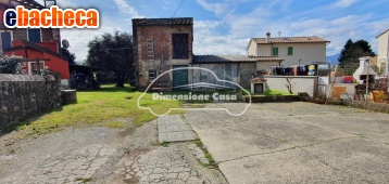 casa indipendente in vendita a Lucca in zona Centro Città