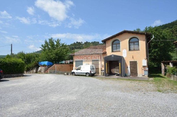 casa indipendente in vendita a Lucca in zona Maggiano