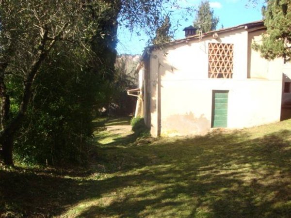 casa indipendente in vendita a Lucca