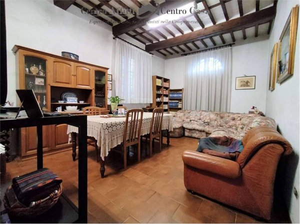 casa semindipendente in vendita a Lucca in zona Cerasomma