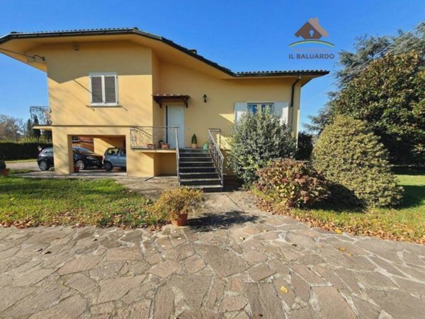 casa indipendente in vendita a Lucca in zona Nave