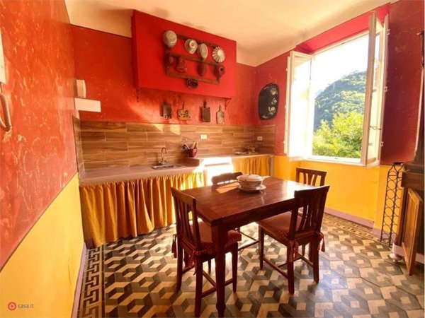 casa indipendente in vendita a Lucca in zona Ponte a Moriano