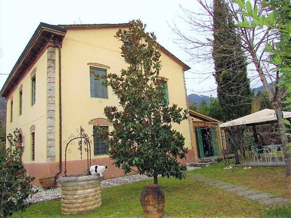 casa indipendente in vendita a Lucca in zona Torre