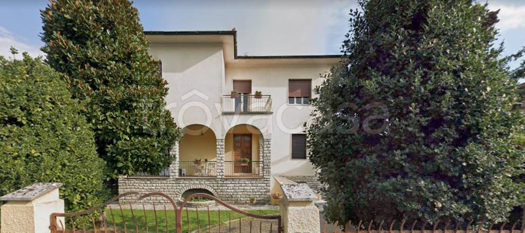 casa indipendente in vendita a Lucca in zona zona Arancio